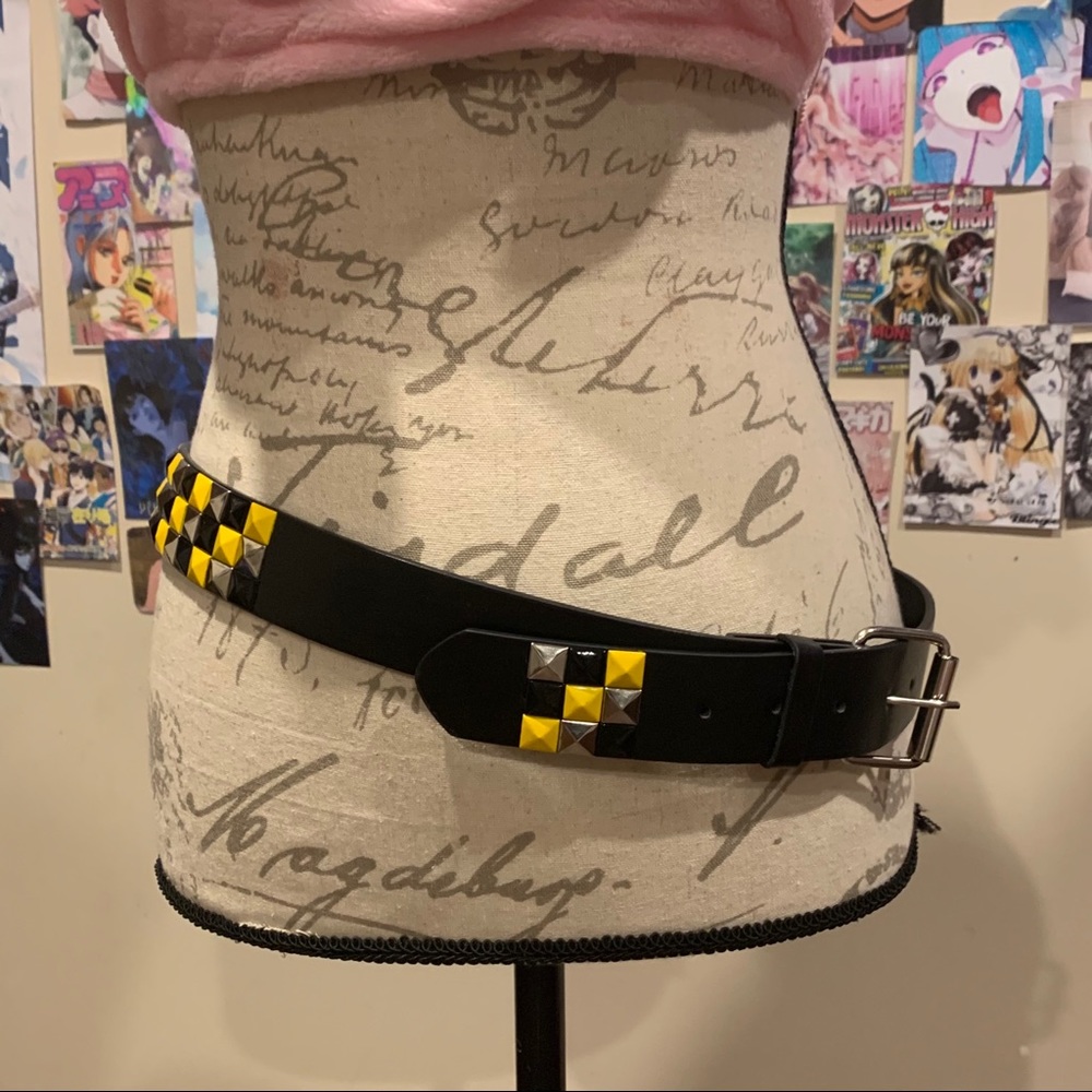 yellow and gray studded belt